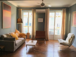 Modern, traditional , bright and stylish appartement
